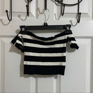 Crop top, off shoulder